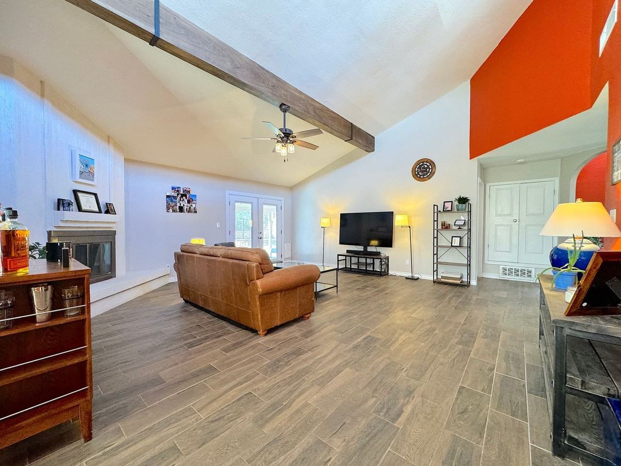 6851 Amposta Dr - Photo 7 of 31