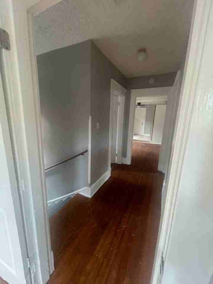 3 Bedroom Close to Downtown! - Photo 3 of 18