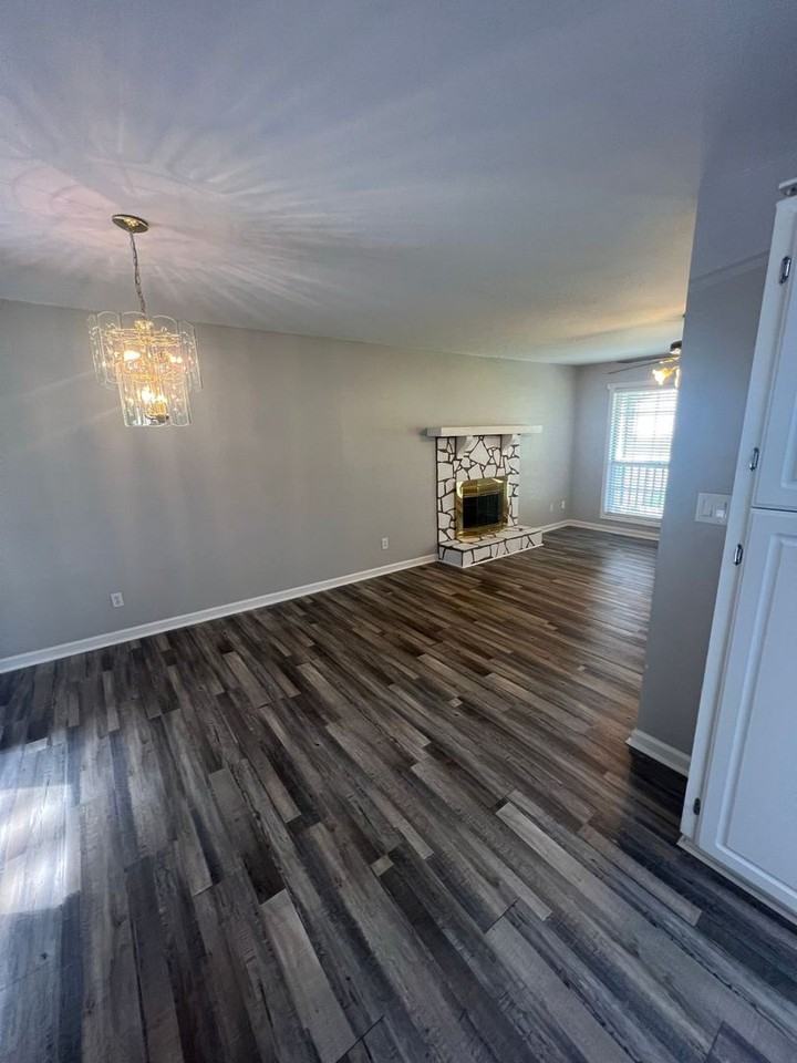 2820 Highpoint Rd - Photo 3 of 22