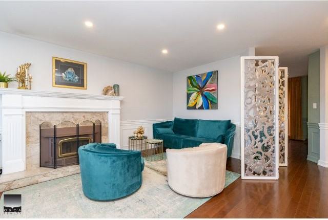 1181 Russell Ave - Photo 3 of 50