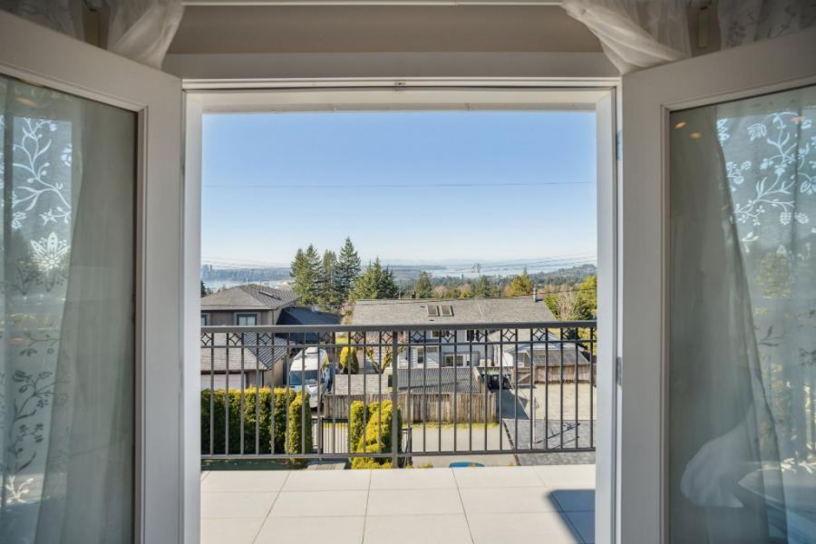 231 Kensington Cres - Photo 3 of 50