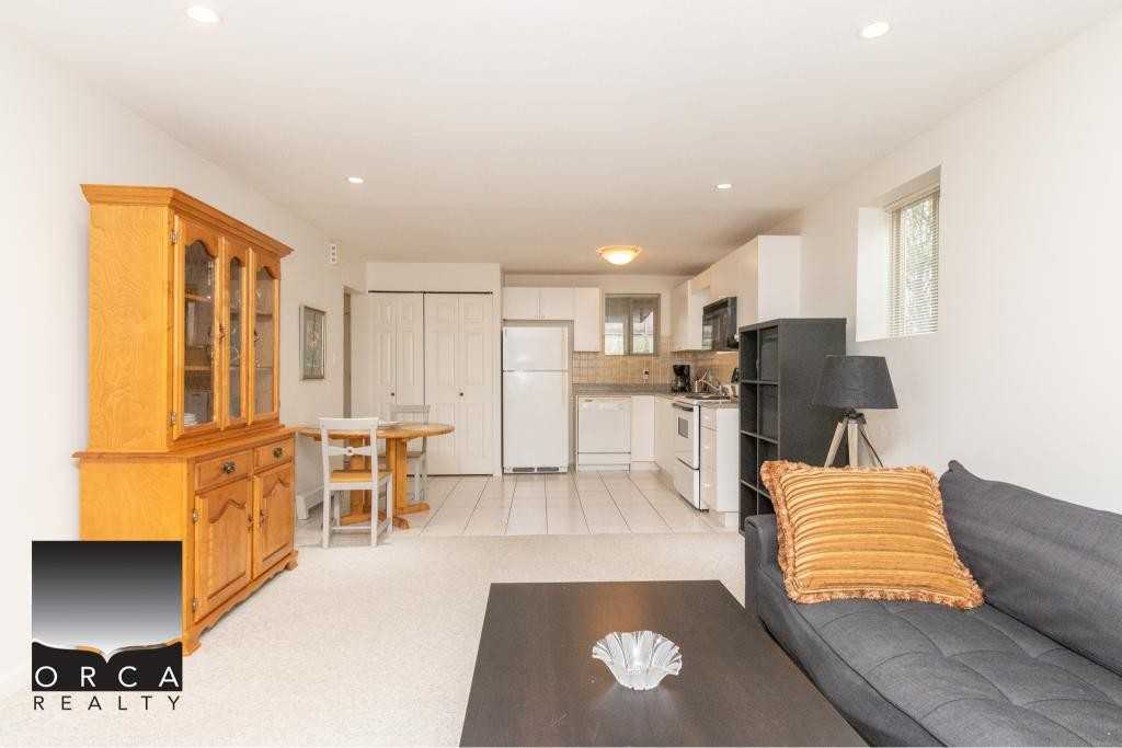 4545 Napier St - Photo 3 of 32