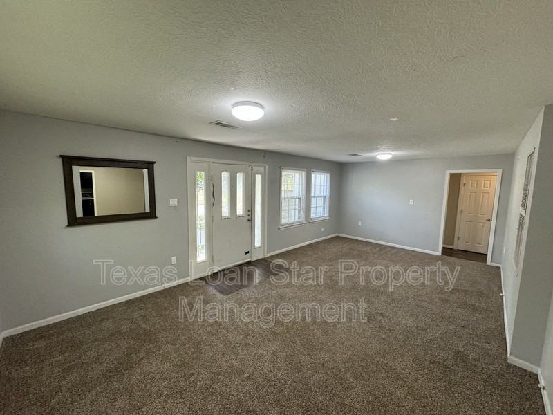 509 Stimpson St - Photo 5 of 16