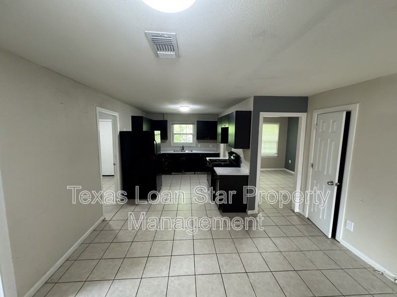 509 Stimpson St - Photo 7 of 16