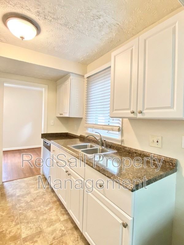 1628 Orcutt Ave - Photo 5 of 21