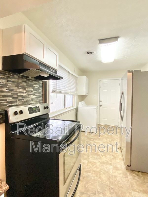 1628 Orcutt Ave - Photo 6 of 21