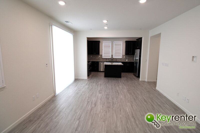 1061 Chapelhill Ln - Photo 6 of 35