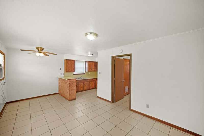 6116 1/2 Octavia St - Photo 3 of 26