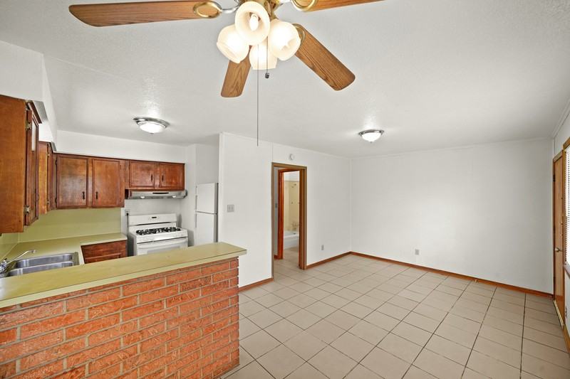 6116 1/2 Octavia St - Photo 6 of 26