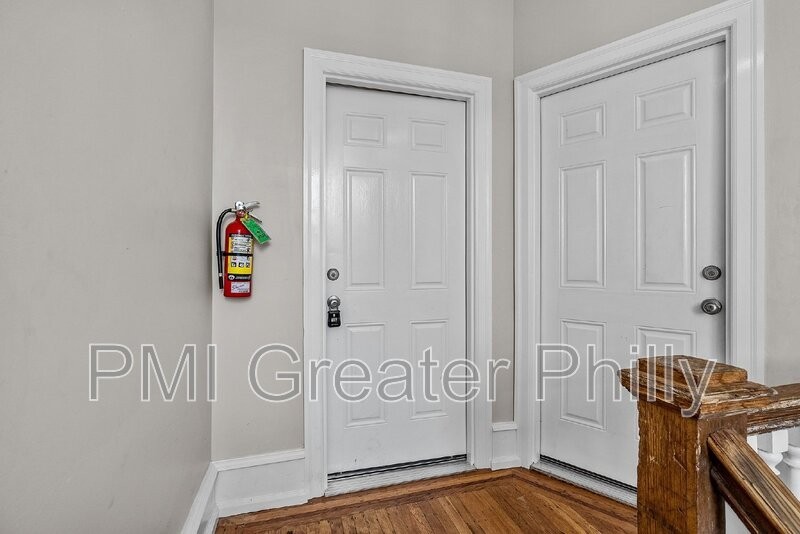 1318 Arrott St #3rdREAR - Photo 3 of 39