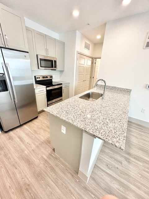 2107 W Davis St - Photo 3 of 10