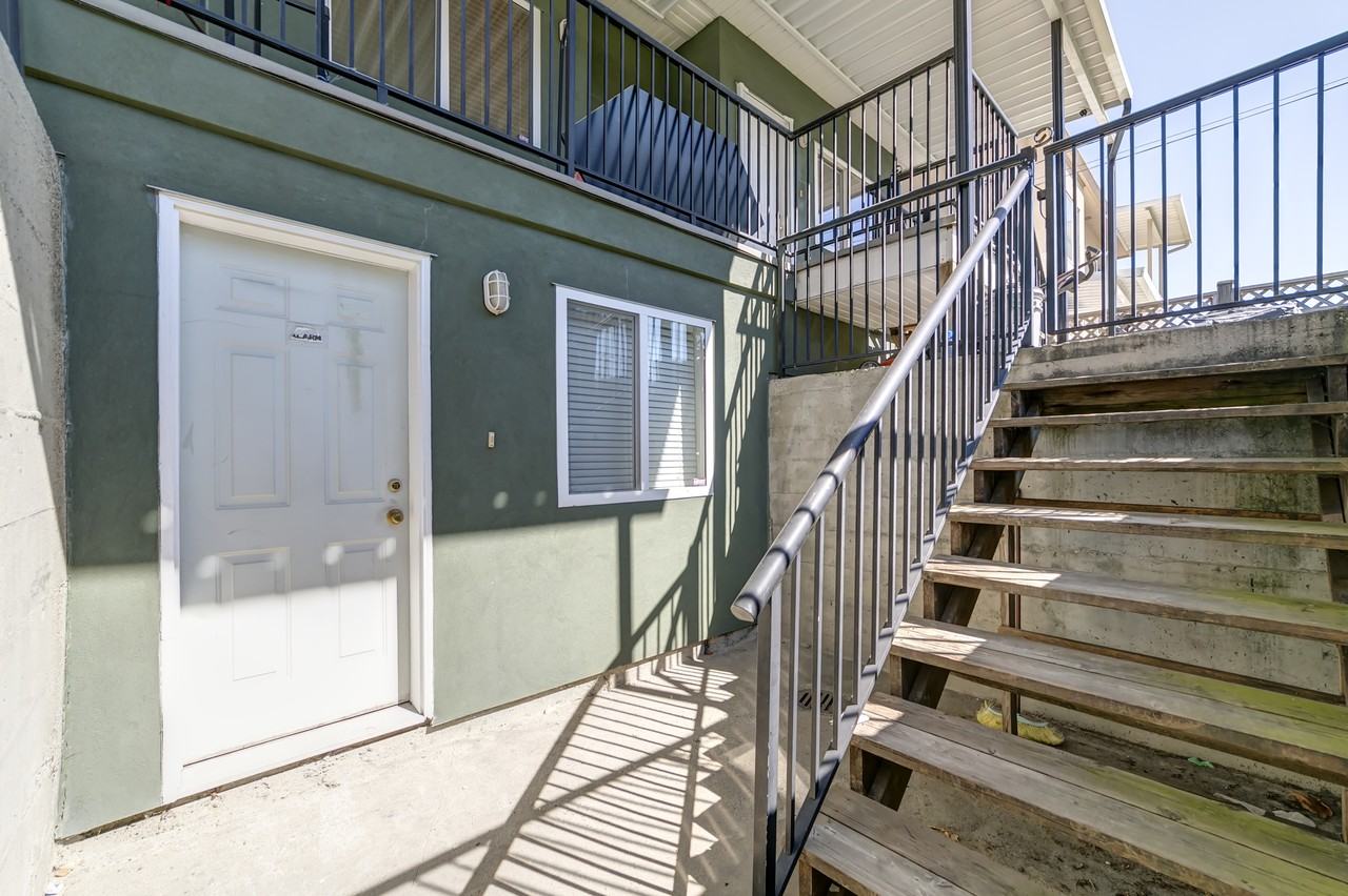 3428 East 4th Avenue #BSMT - Photo 2 of 9