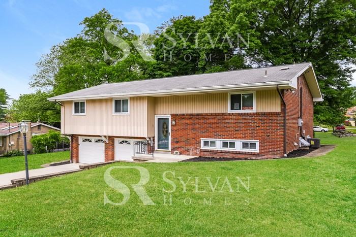 100 Greenwood Dr - Photo 2 of 16