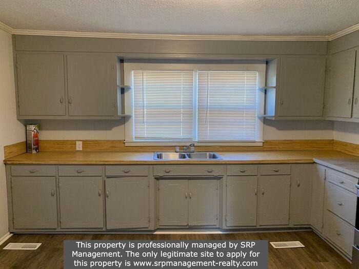 5209 Dellinger Cir - Photo 2 of 18