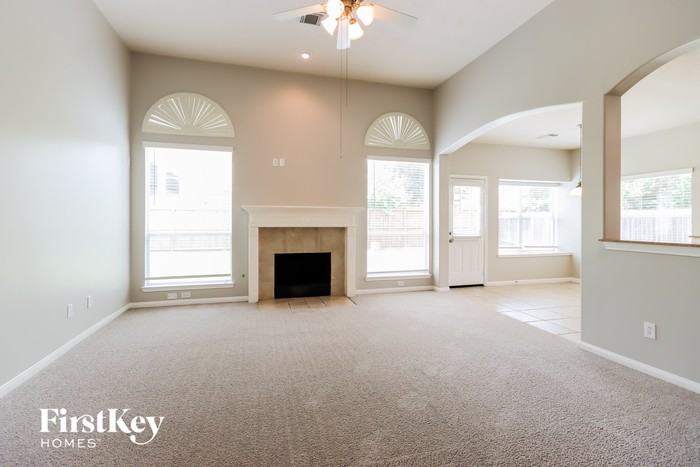 18507 Rustic Oar Way - Photo 3 of 15