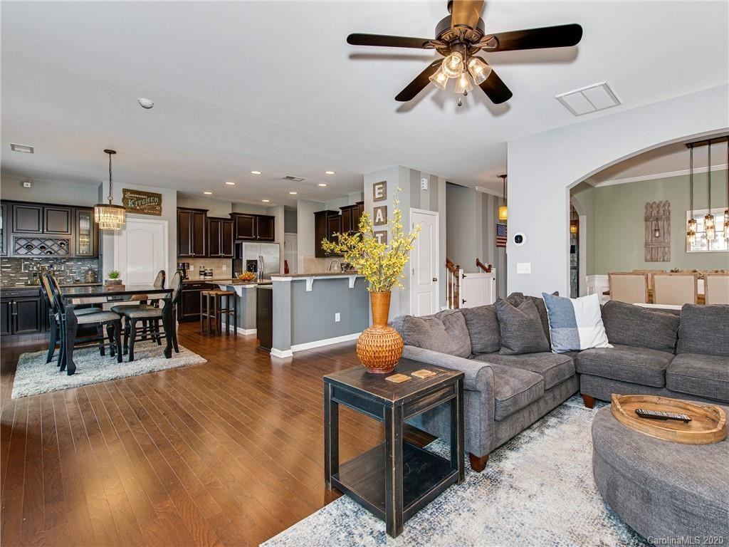 5822 Castlecove Rd #NA - Photo 2 of 17