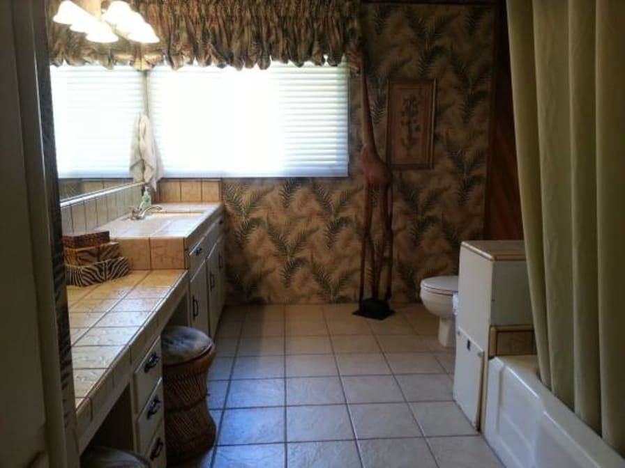 4040 W Iris Ave #1 - Photo 3 of 16