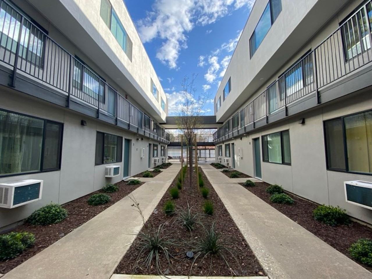 1220 E St - Photo 5 of 17