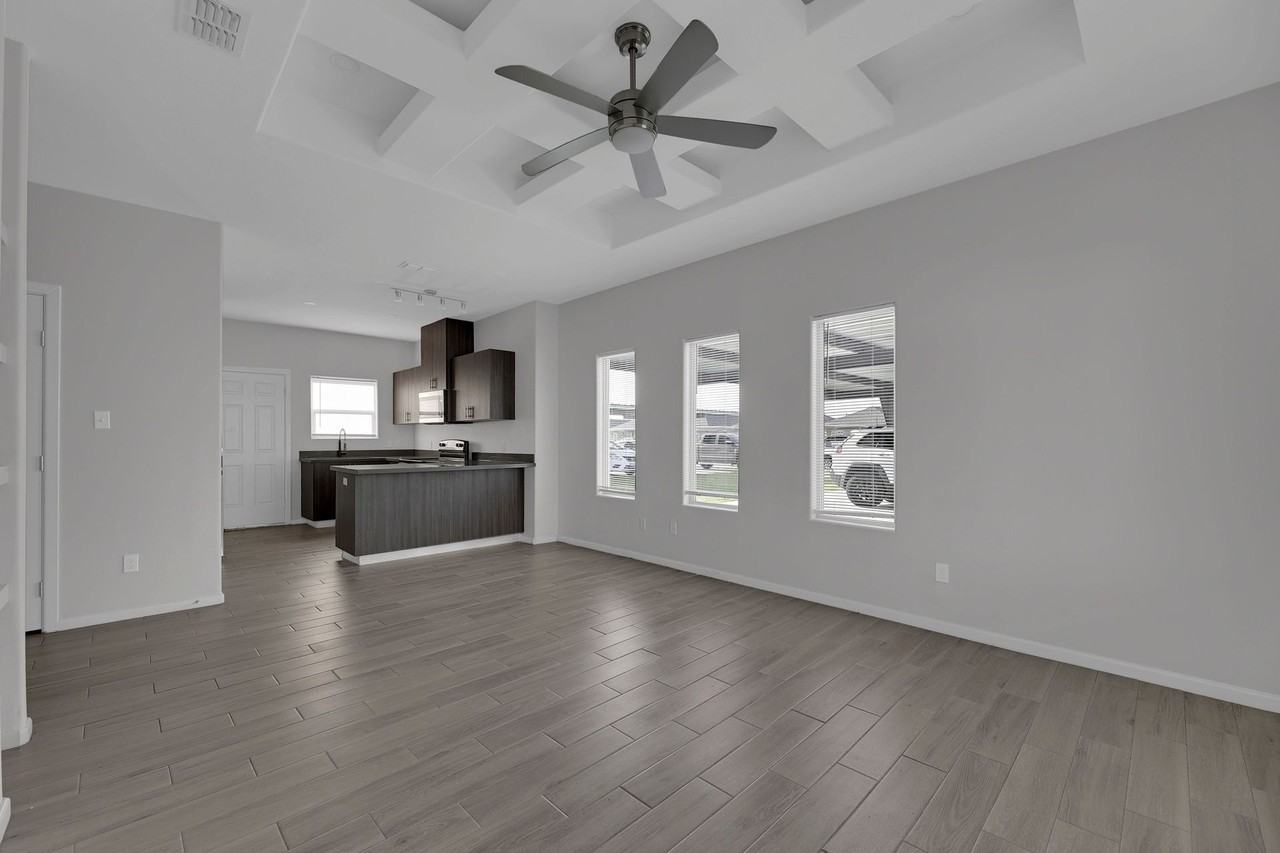 1001 W La Pointe Ave - Photo 6 of 15