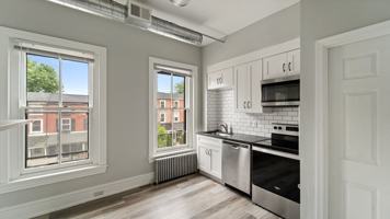 featured image of 201 W Barnard St