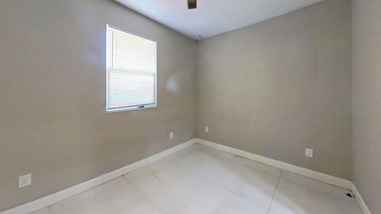 2726 Miami Ter #B - Photo 6 of 20
