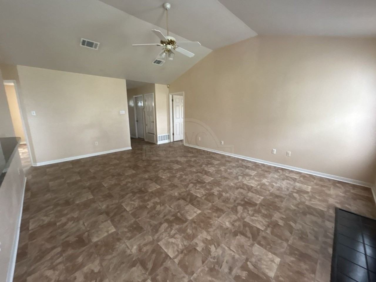 2707 Casey Dr - Photo 3 of 21