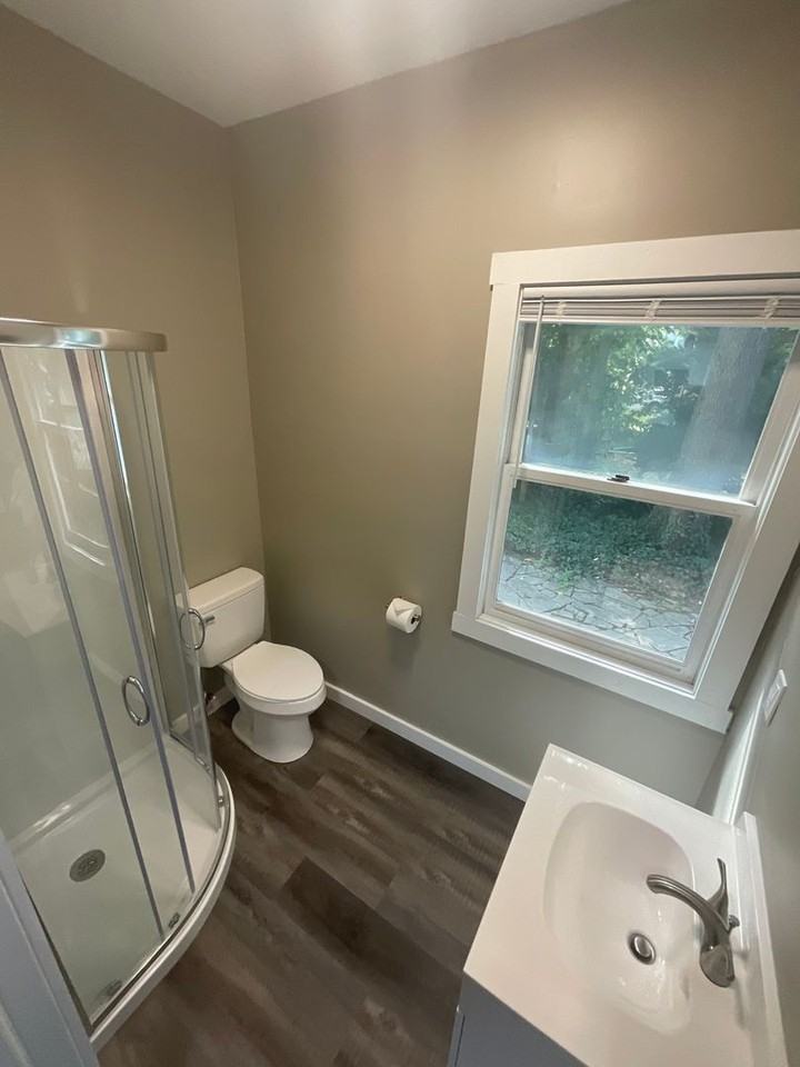 312 E 8th St - Photo 6 of 44