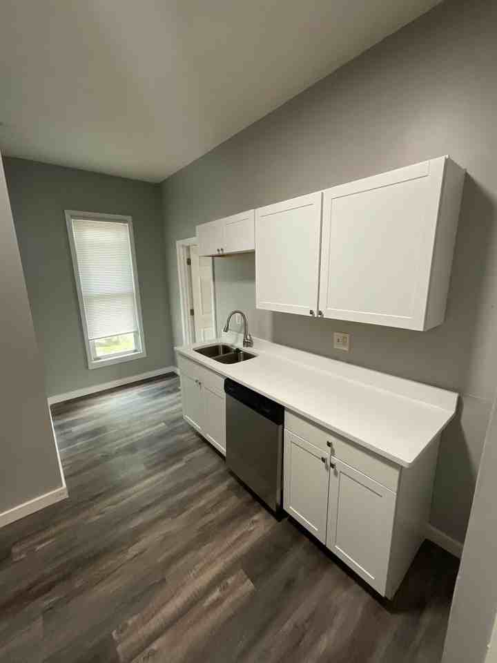 213 N Grant St - Photo 7 of 26