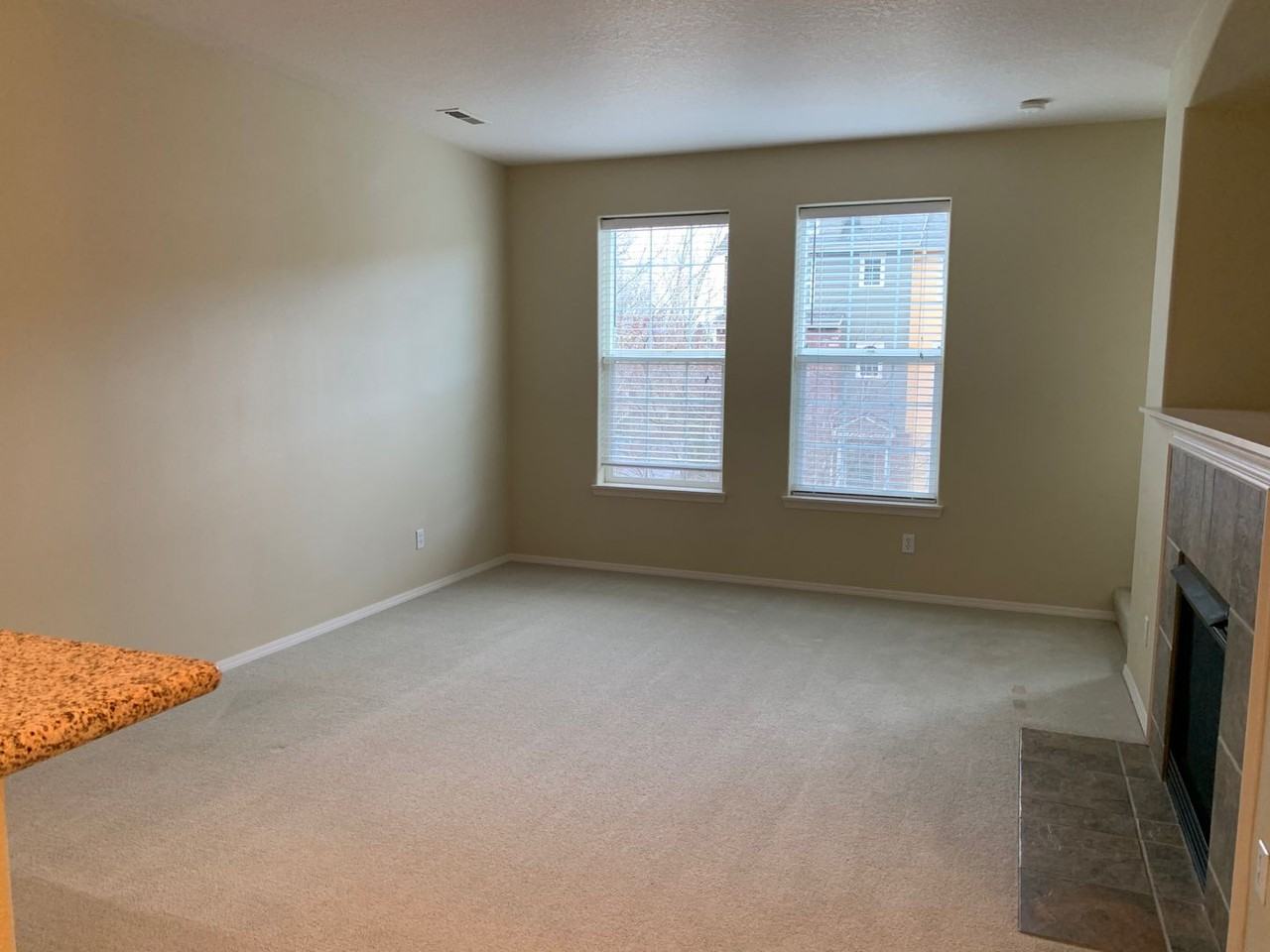 6031 Ne Maidstone St - Photo 5 of 15