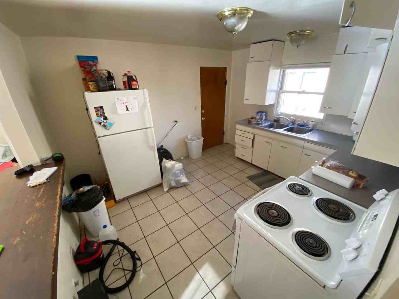 200 W 24th St - Photo 3 of 9