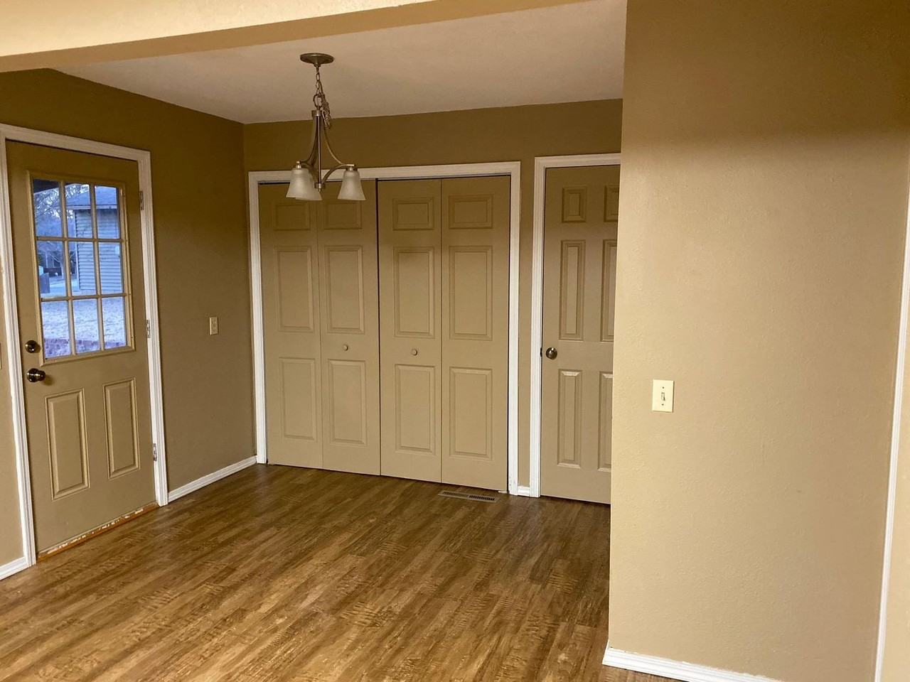 1229 Johnson St - Photo 3 of 10