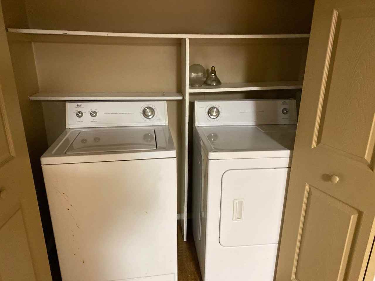 1229 Johnson St - Photo 4 of 10
