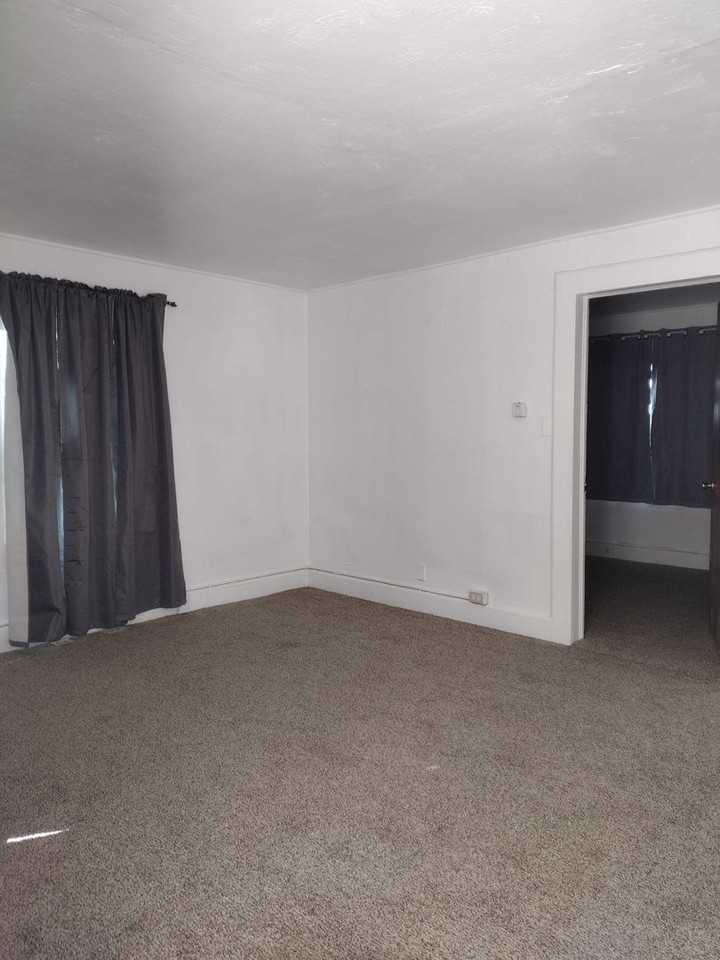 1917 1/2 Normal Ave - Photo 2 of 8