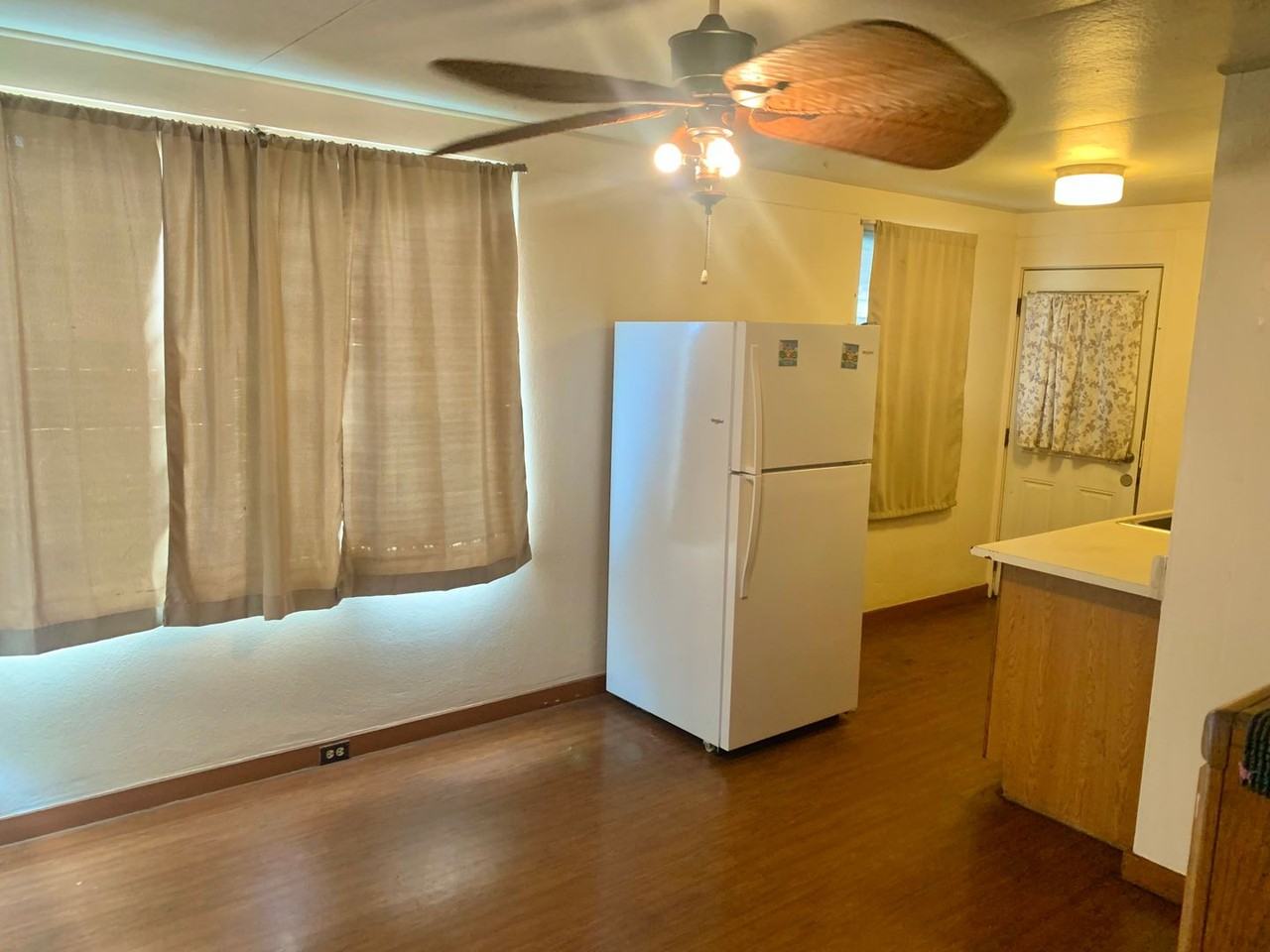 92 92 S. Wakea Avenue-Cottage - Photo 2 of 7