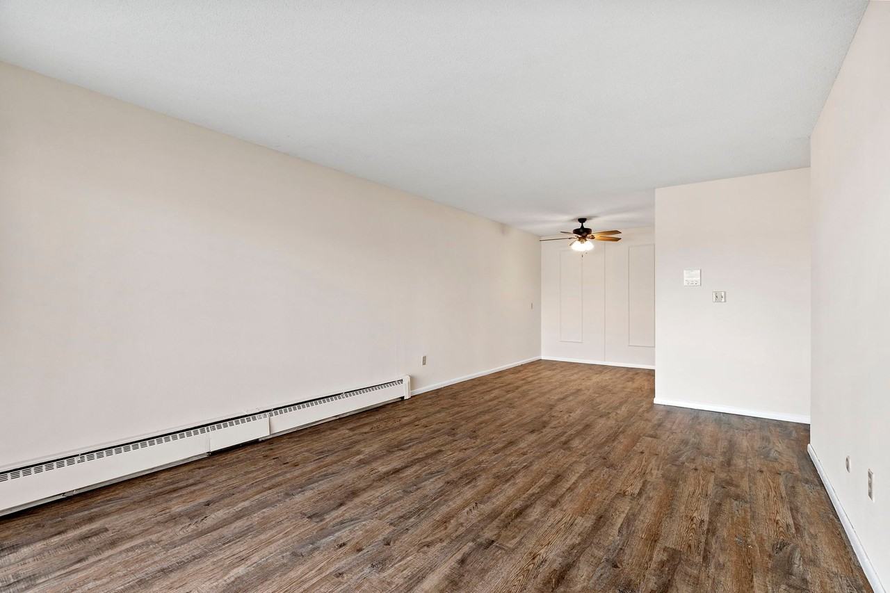 Cedarwood West Apartments | 2 - Photo 3 of 41