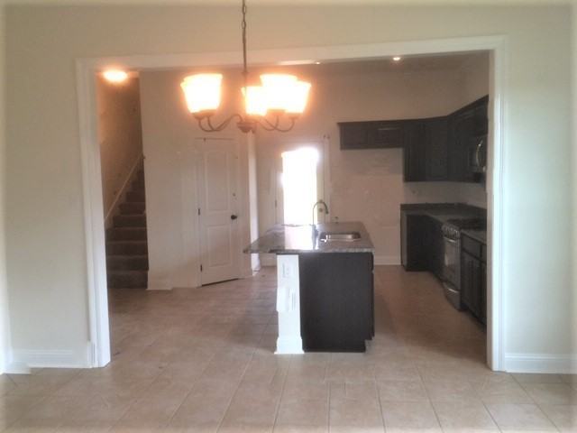 1004 Maize St - Photo 3 of 15