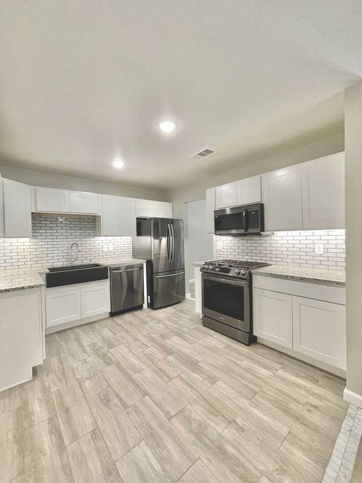 2701 John Rd - Photo 3 of 13