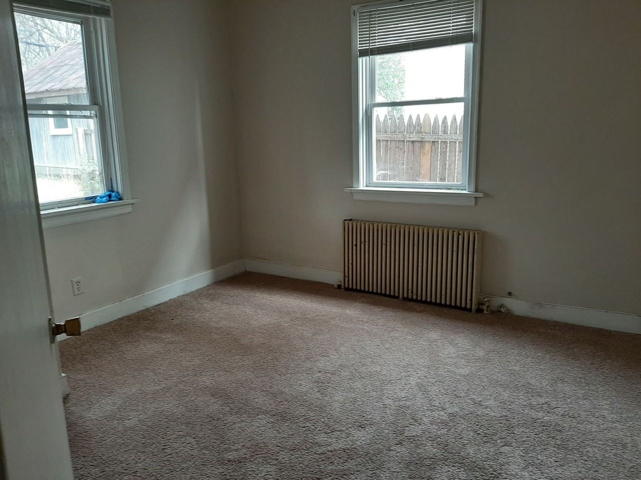 702 Northside Ave - Photo 2 of 6