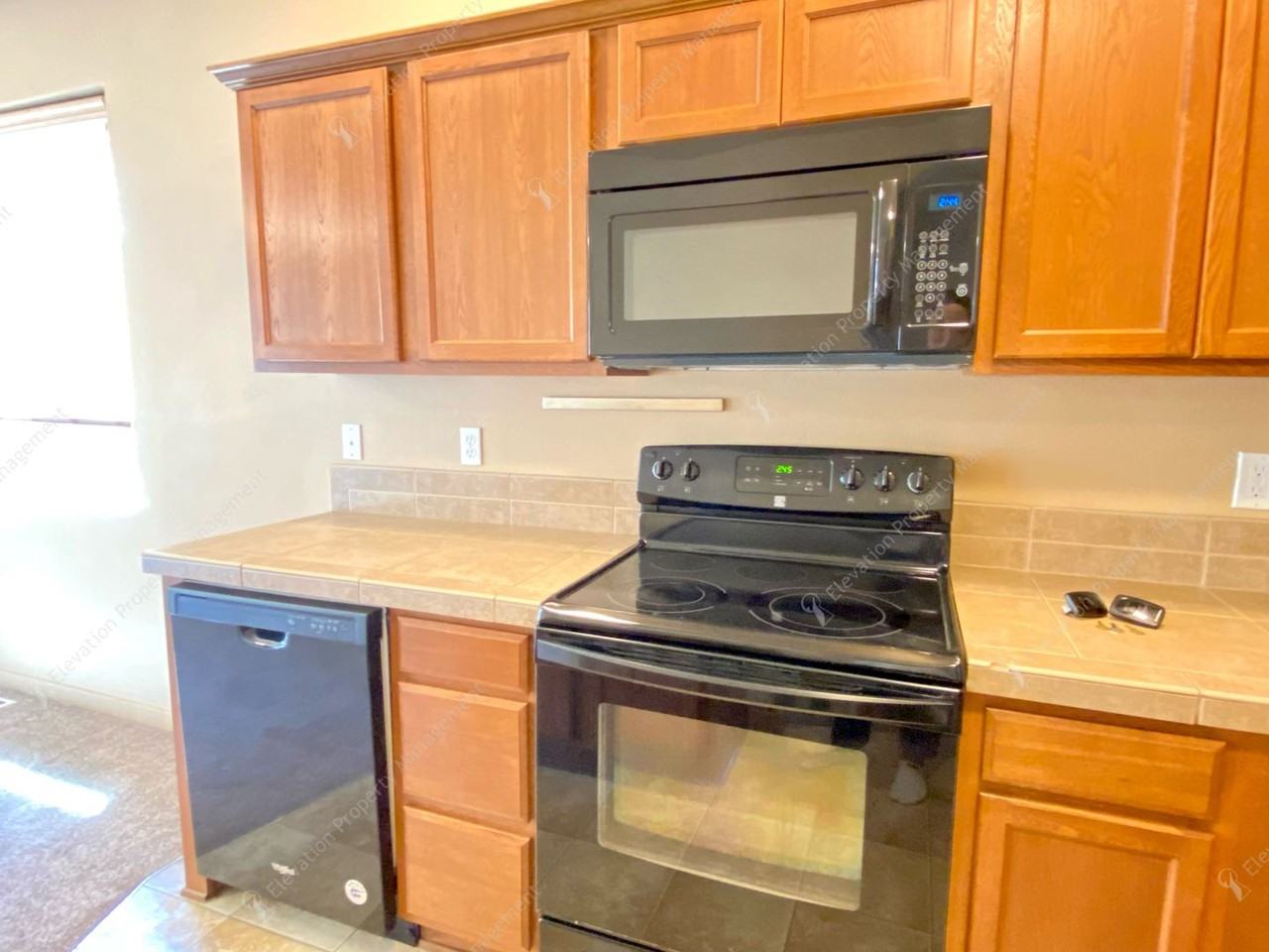 2899 Ne Jackdaw Dr - Photo 3 of 25