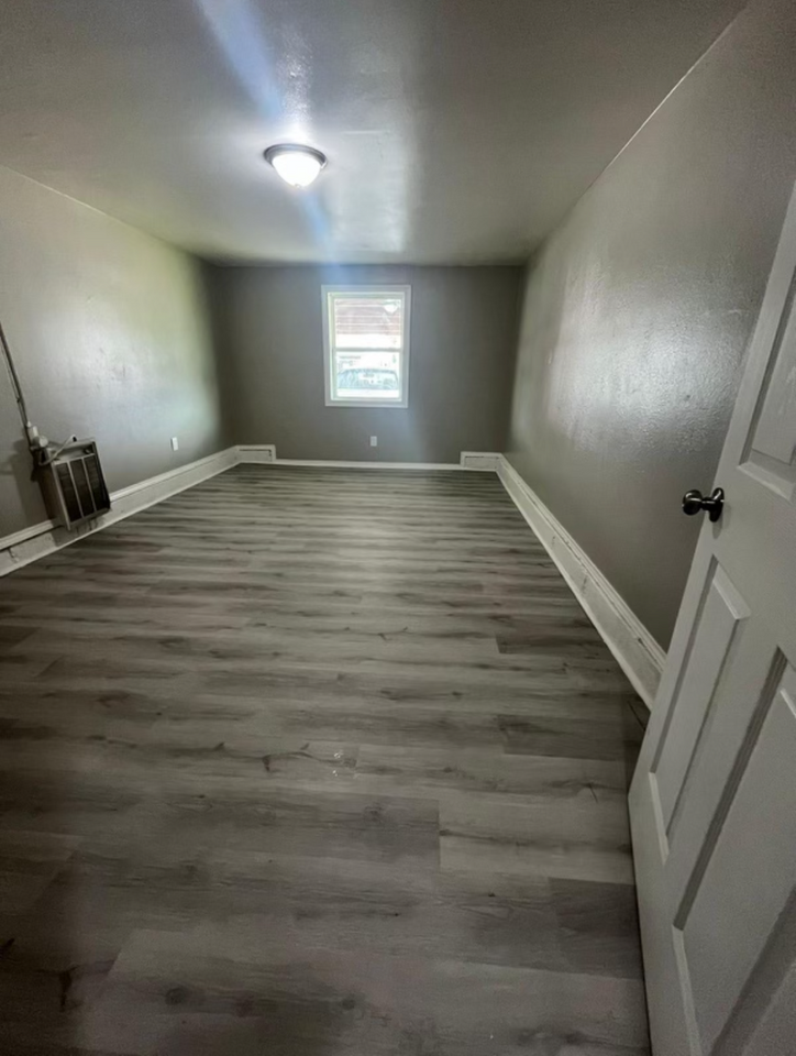 1223 Sw 57th St - Photo 3 of 10