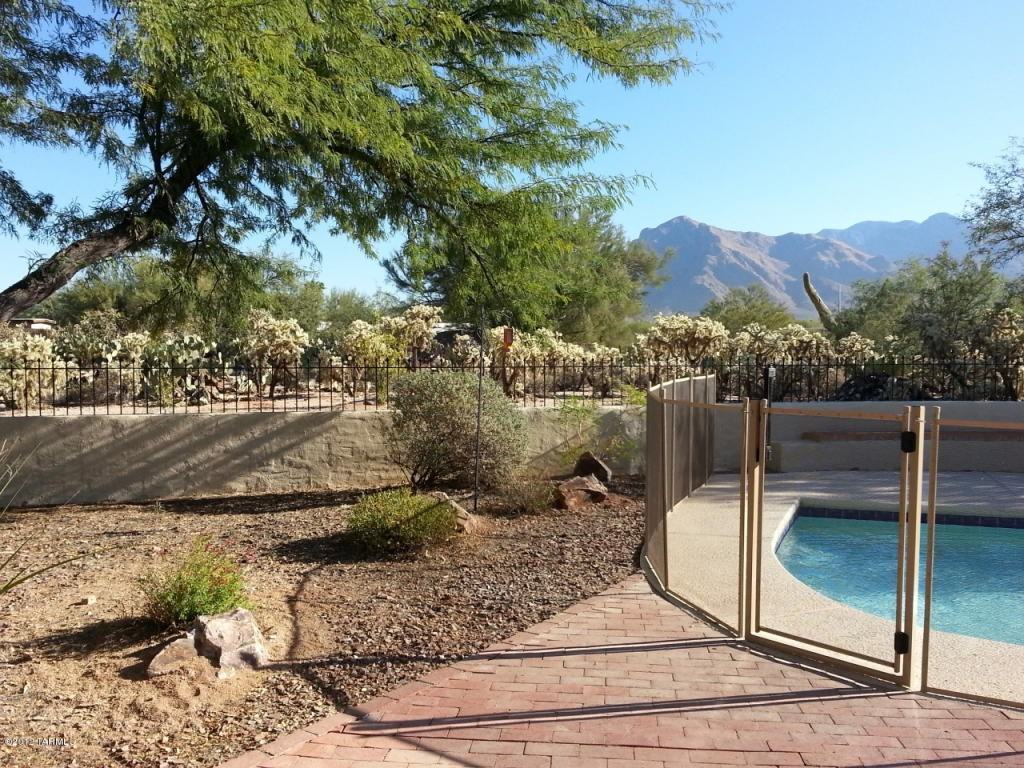 7642 N Cerco De Los Amigos - Photo 3 of 10