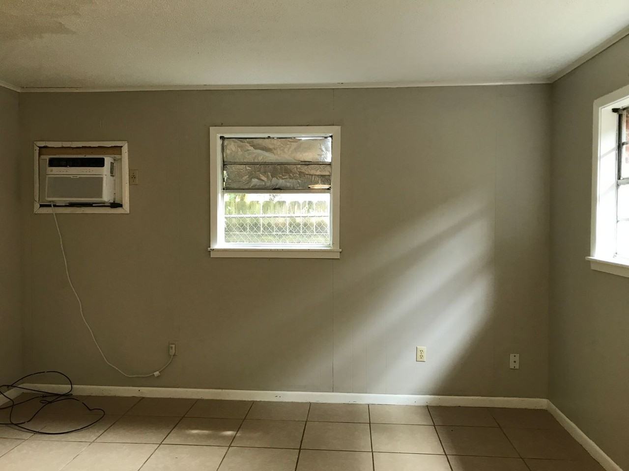 712B 19th St - Photo 3 of 5