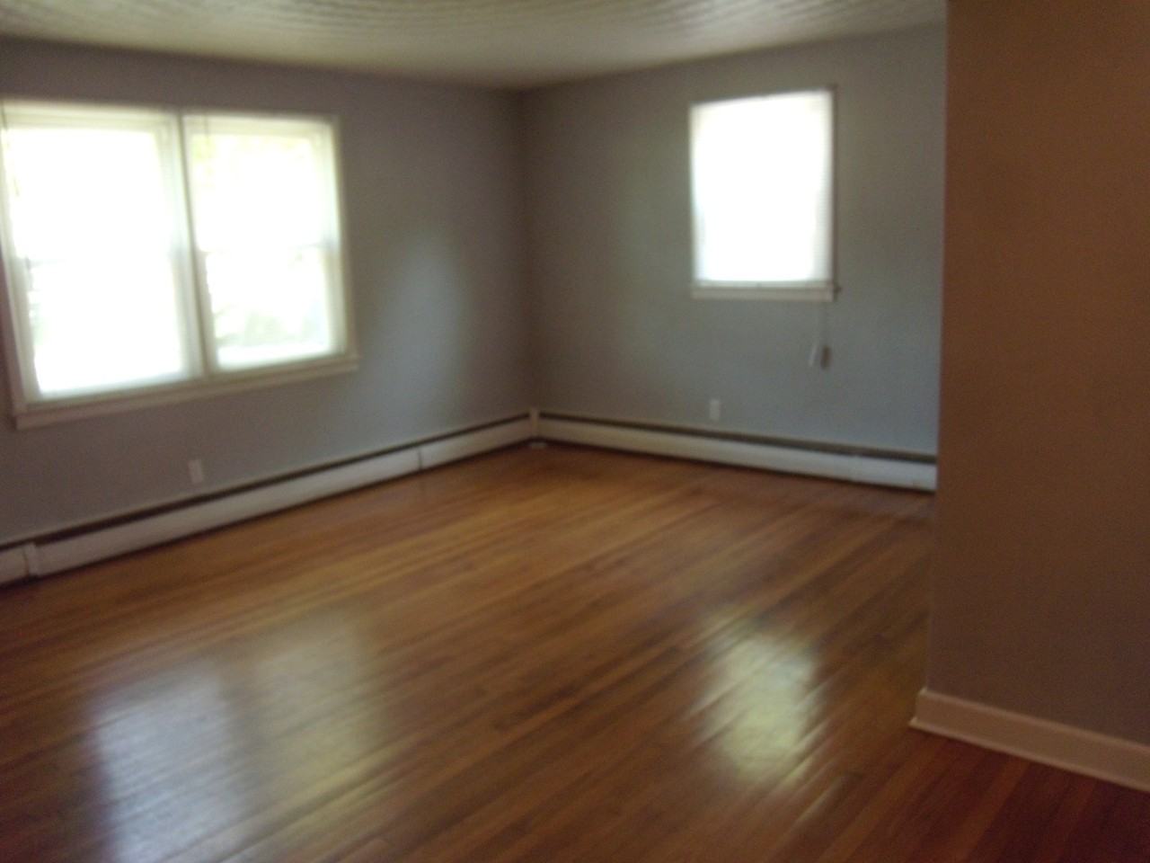 9420 Peachtree St - Photo 3 of 6