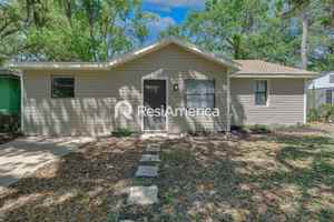 featured image of 2227 Commonwealth Ave
