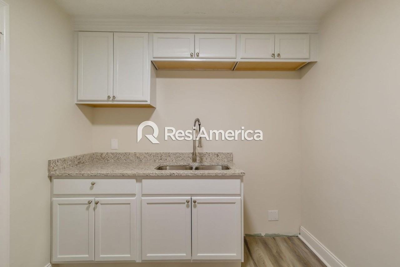 2227 Commonwealth Ave - Photo 7 of 15