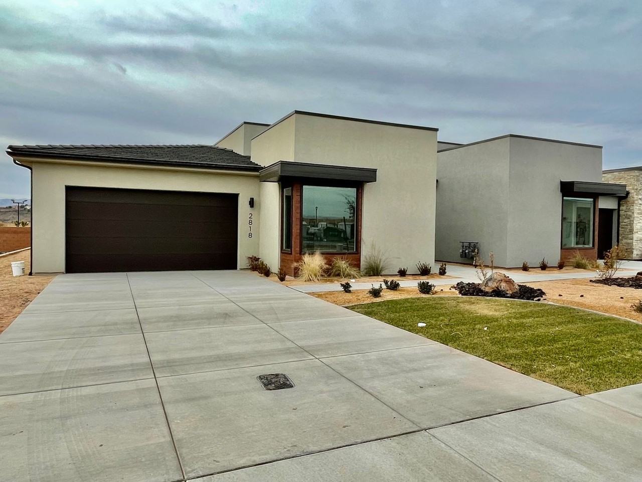 2818 E Church Oak Dr - Photo 2 of 21