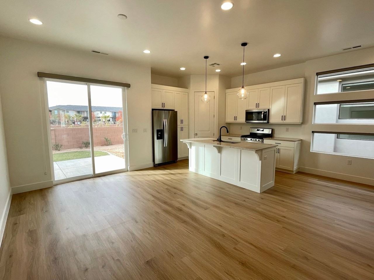 2818 E Church Oak Dr - Photo 5 of 21