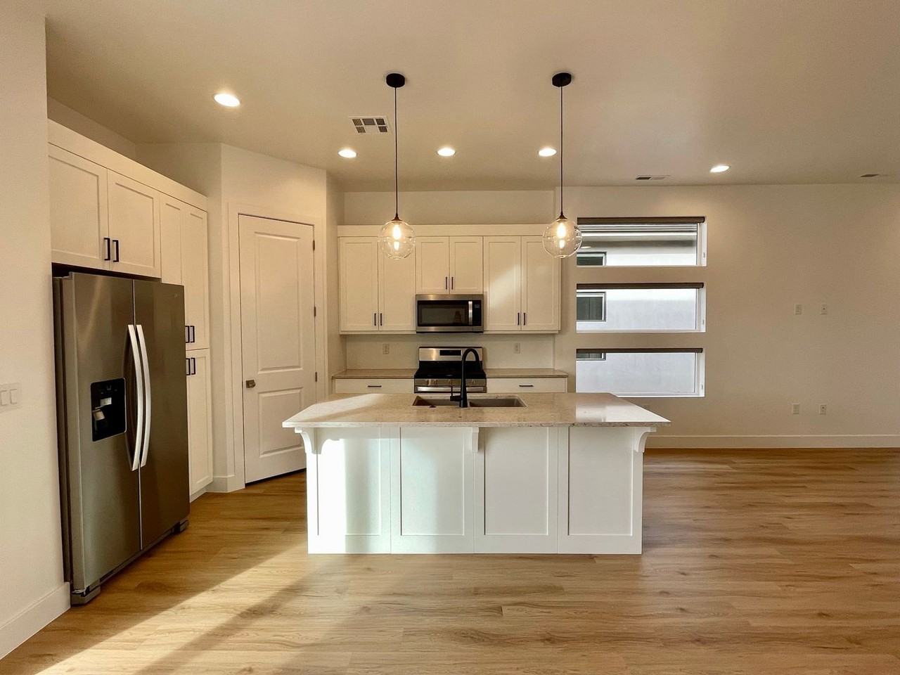 2818 E Church Oak Dr - Photo 6 of 21