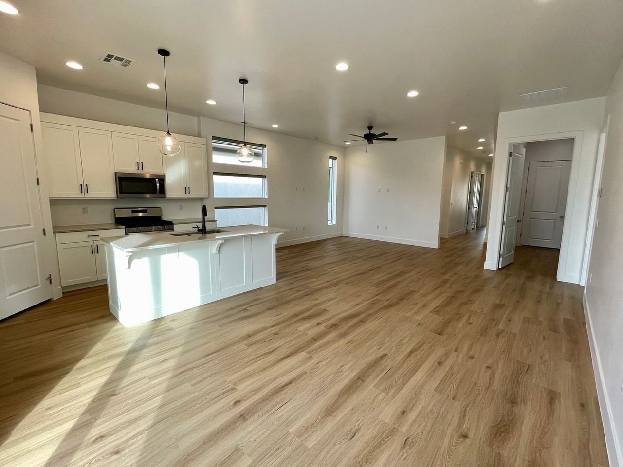 2818 E Church Oak Dr - Photo 7 of 21