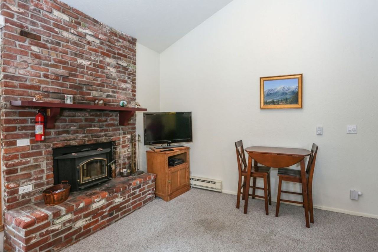 800 Columbine Dr #10 - Photo 4 of 21